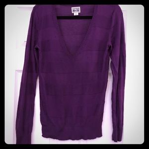 Converse Sweaters - Purple V-neck lightweight sweater. Purple. Converse Sweaters - Purple V-neck lightweight sweater. Purple.